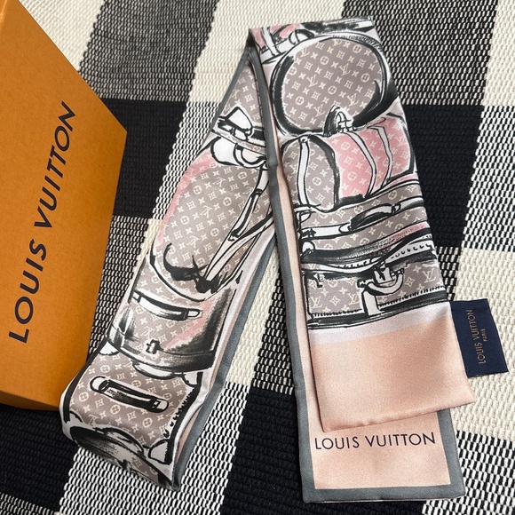 Louis Vuitton nwot 100% silk bandeau poodle rose grey logo thin bag trunk scarf - Picture 3 of 8